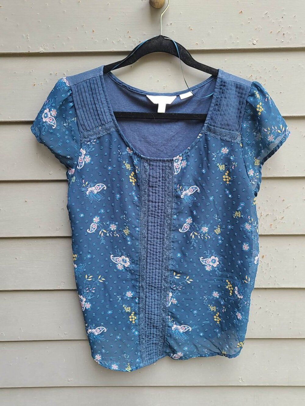 Lauren Conrad Navy Blue Floral Top size Medium